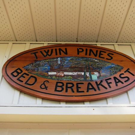 Twin Pines Bed And Breakfast Peterborough Exteriör bild