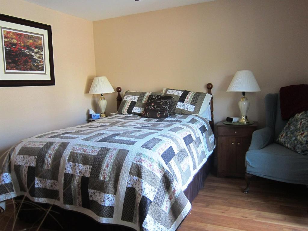 Twin Pines Bed And Breakfast Peterborough Exteriör bild
