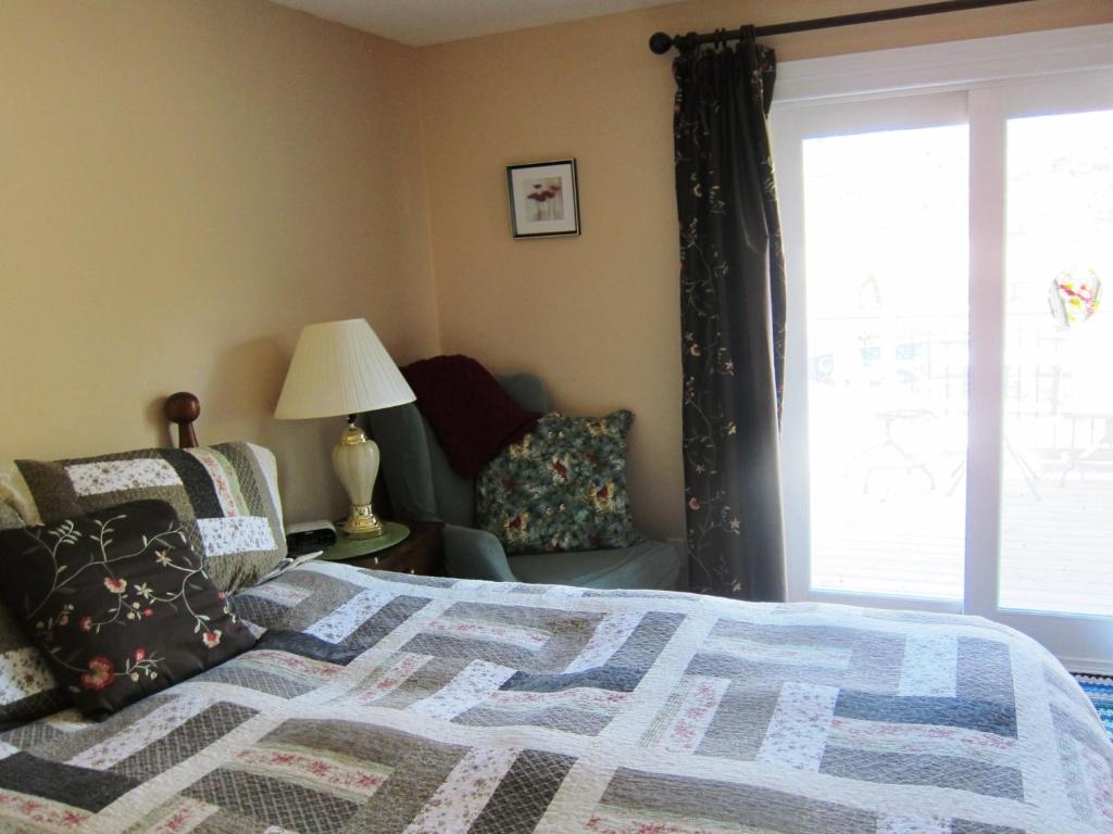 Twin Pines Bed And Breakfast Peterborough Exteriör bild