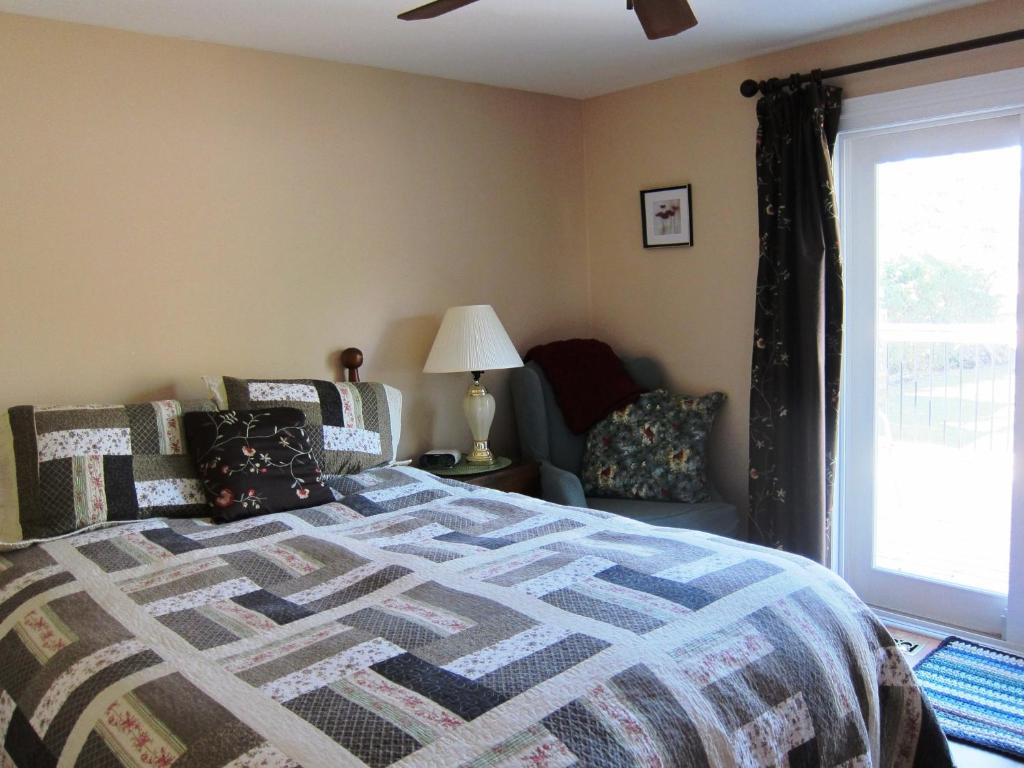 Twin Pines Bed And Breakfast Peterborough Exteriör bild