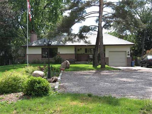 Twin Pines Bed And Breakfast Peterborough Exteriör bild